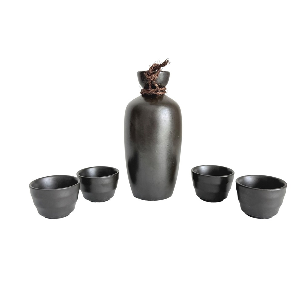 Japanese Sake Set Ceramic Black White Kanji Calligraphy 5pc Tokkuri 4 Cups - Picture 3 of 9